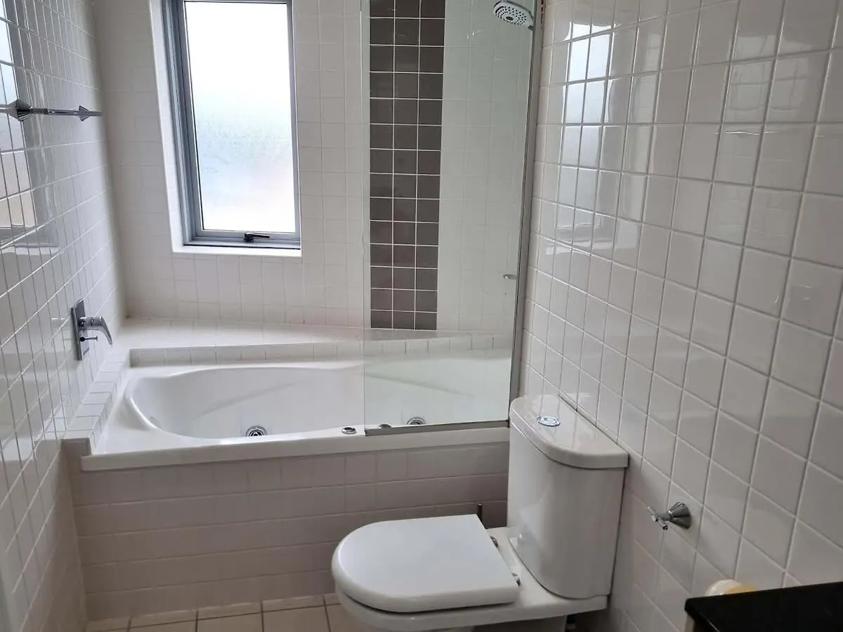 Caloundra 2Brm Apt- Rooftop Pool Apartment