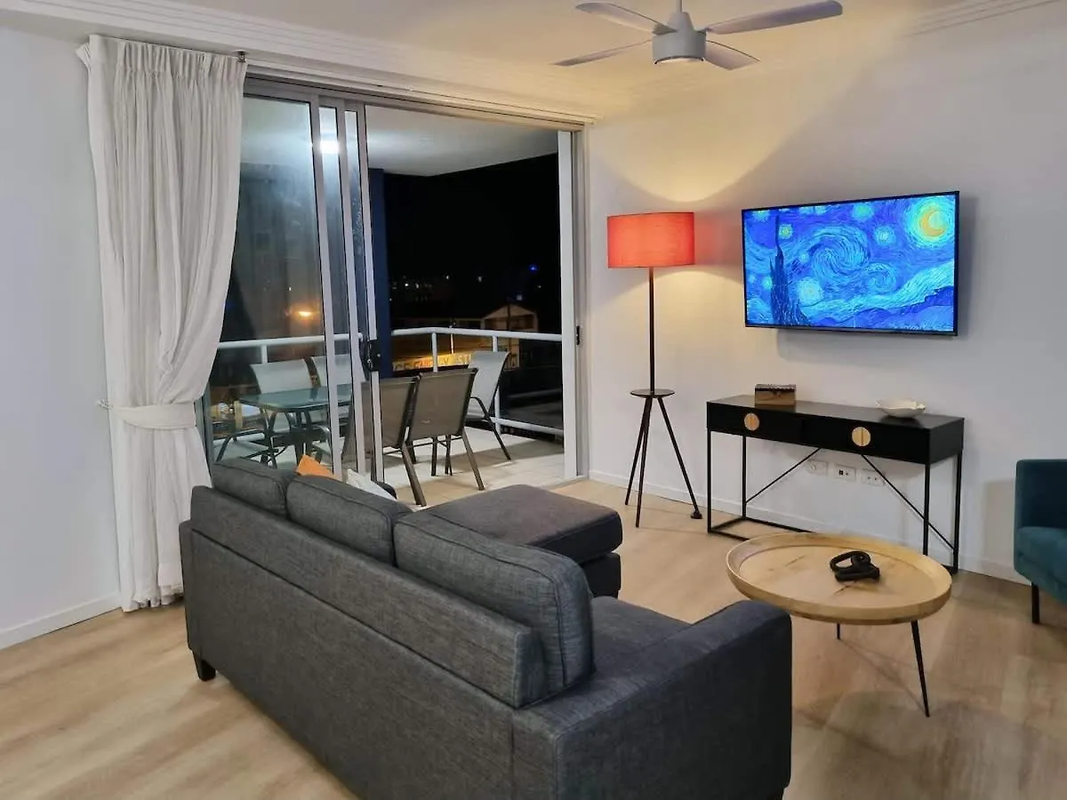 Caloundra 2Brm Apt- Rooftop Pool Apartment