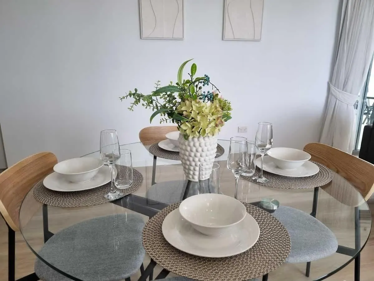 Caloundra 2Brm Apt- Rooftop Pool Apartment