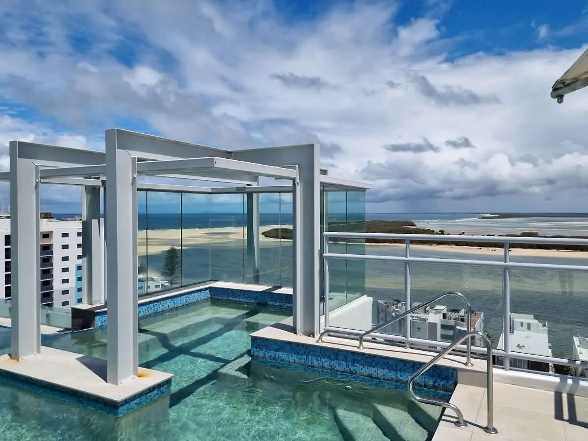 Caloundra 2Brm Apt- Rooftop Pool 0*,